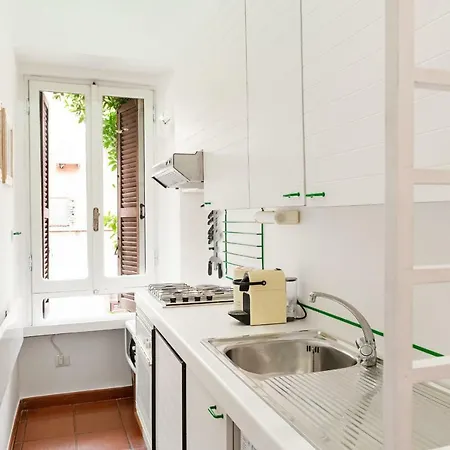 Appartement Charming Flat Up To 4 Guest, 2mins To San Peter *